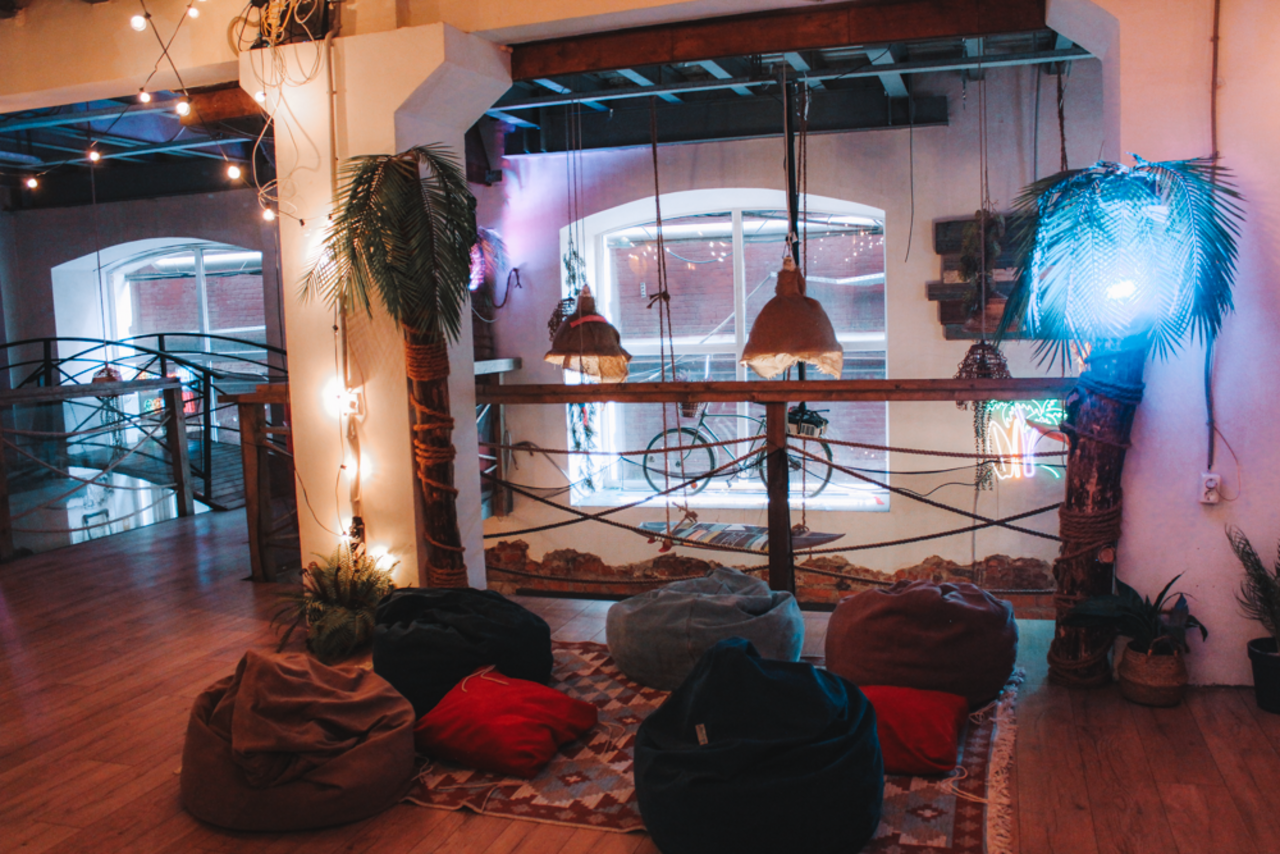 Арендовать Двухуровневый лофт в гавайском стиле с верандой