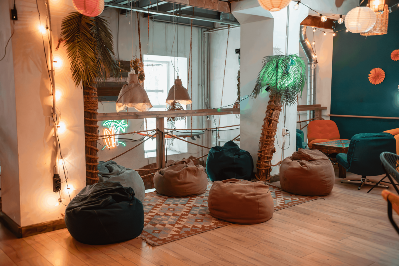 Арендовать Двухуровневый лофт в гавайском стиле с верандой