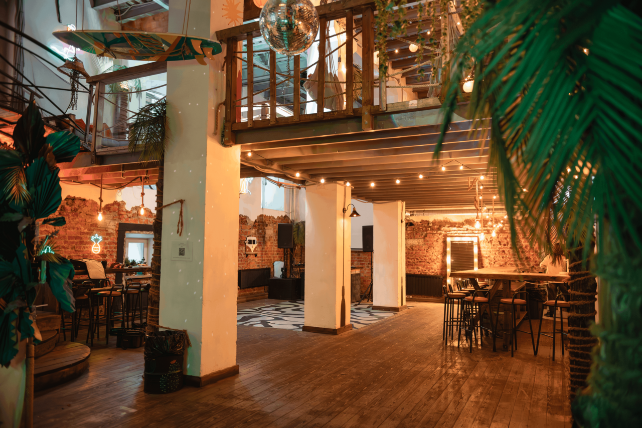 Арендовать Двухуровневый лофт в гавайском стиле с верандой