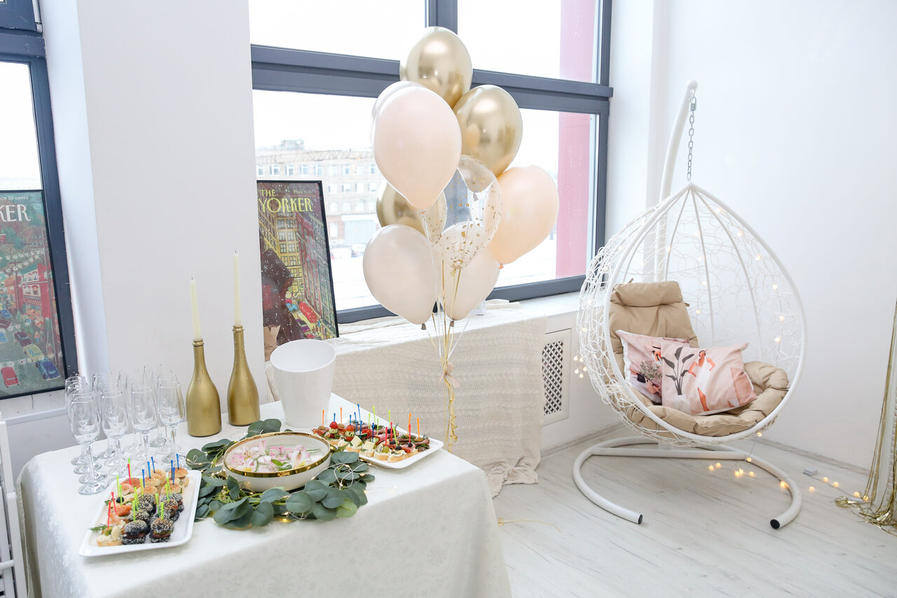 Арендовать Антуражная двухуровневая площадка