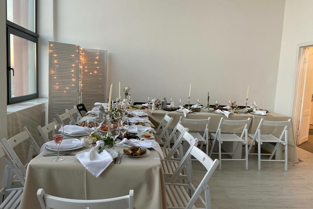 Арендовать Антуражная двухуровневая площадка