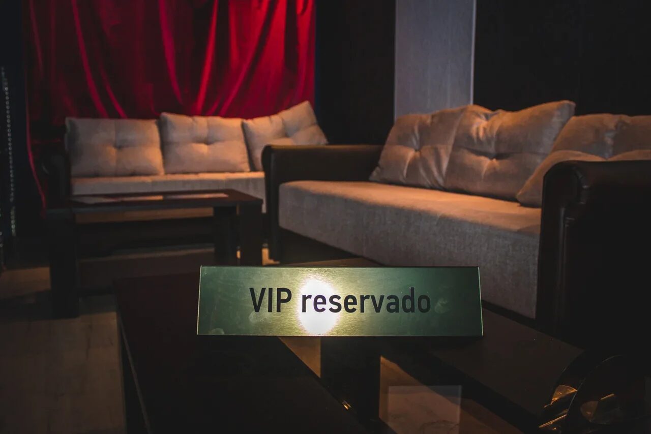 Арендовать Тихий. Лофт-бар под закрытие