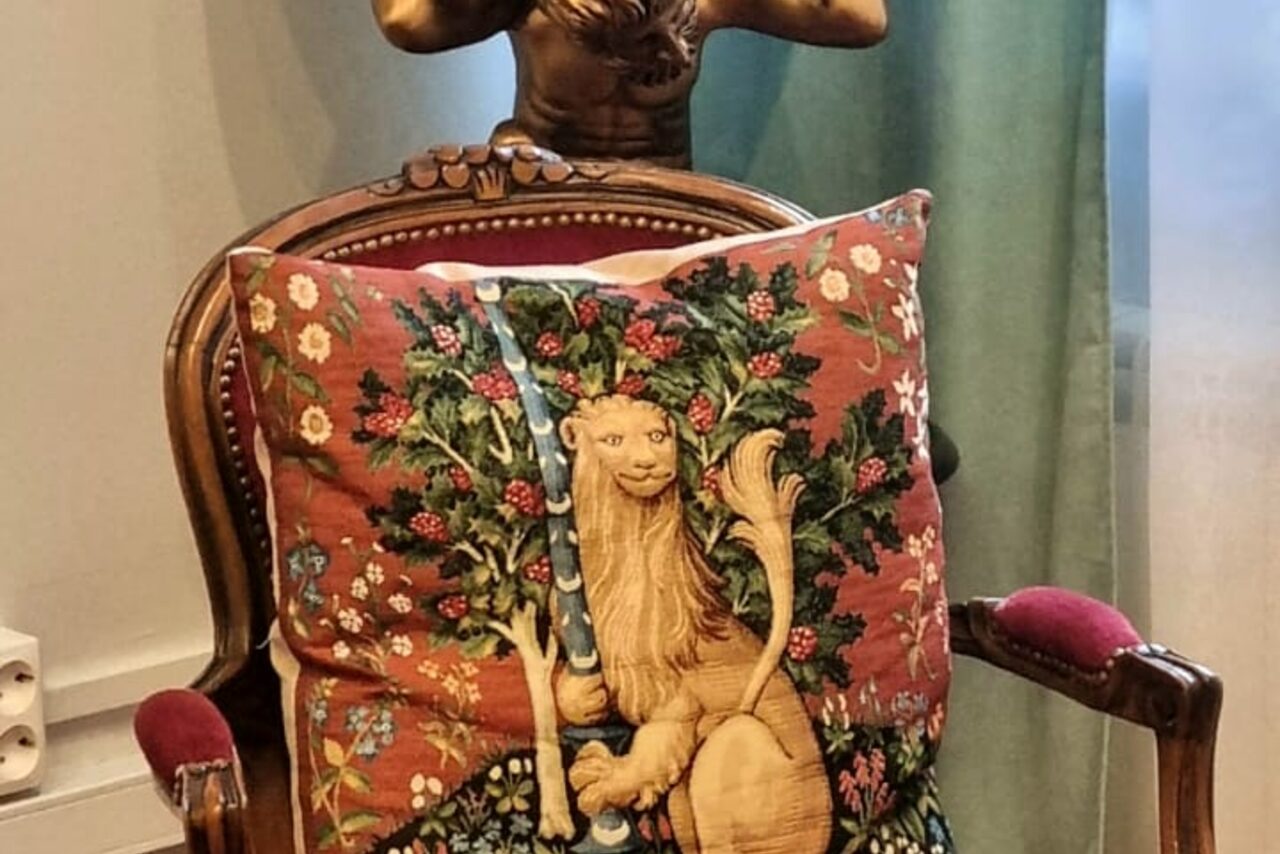 Арендовать Переговорный кабинет 