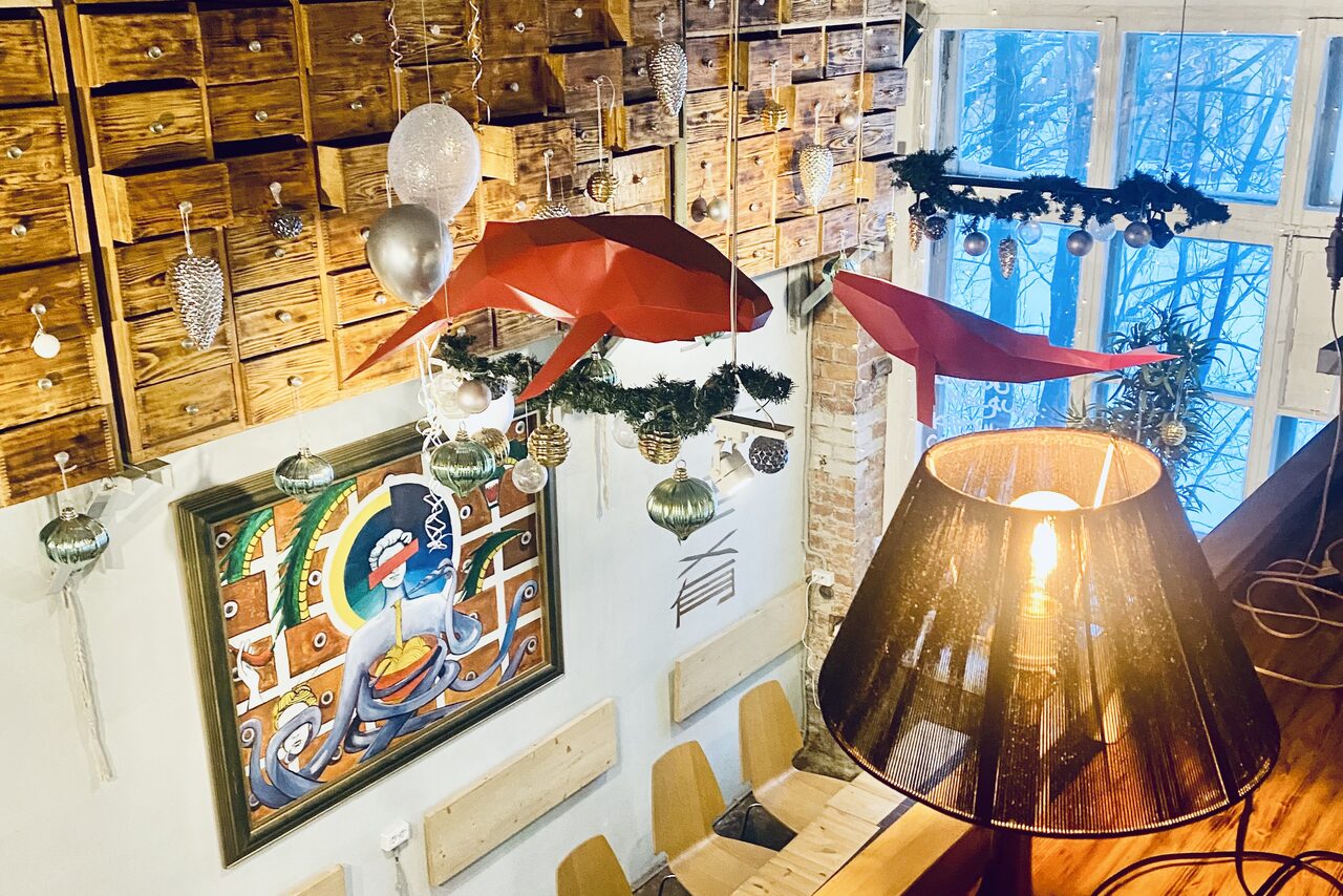 Арендовать Вавилов лофт. Двухэтажное арт-кафе под закрытие