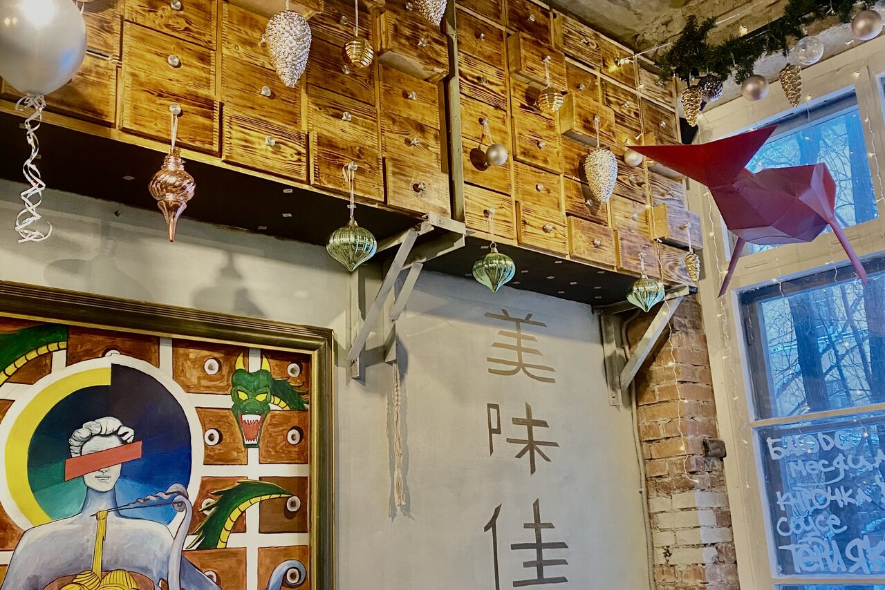 Арендовать Вавилов лофт. Двухэтажное арт-кафе под закрытие