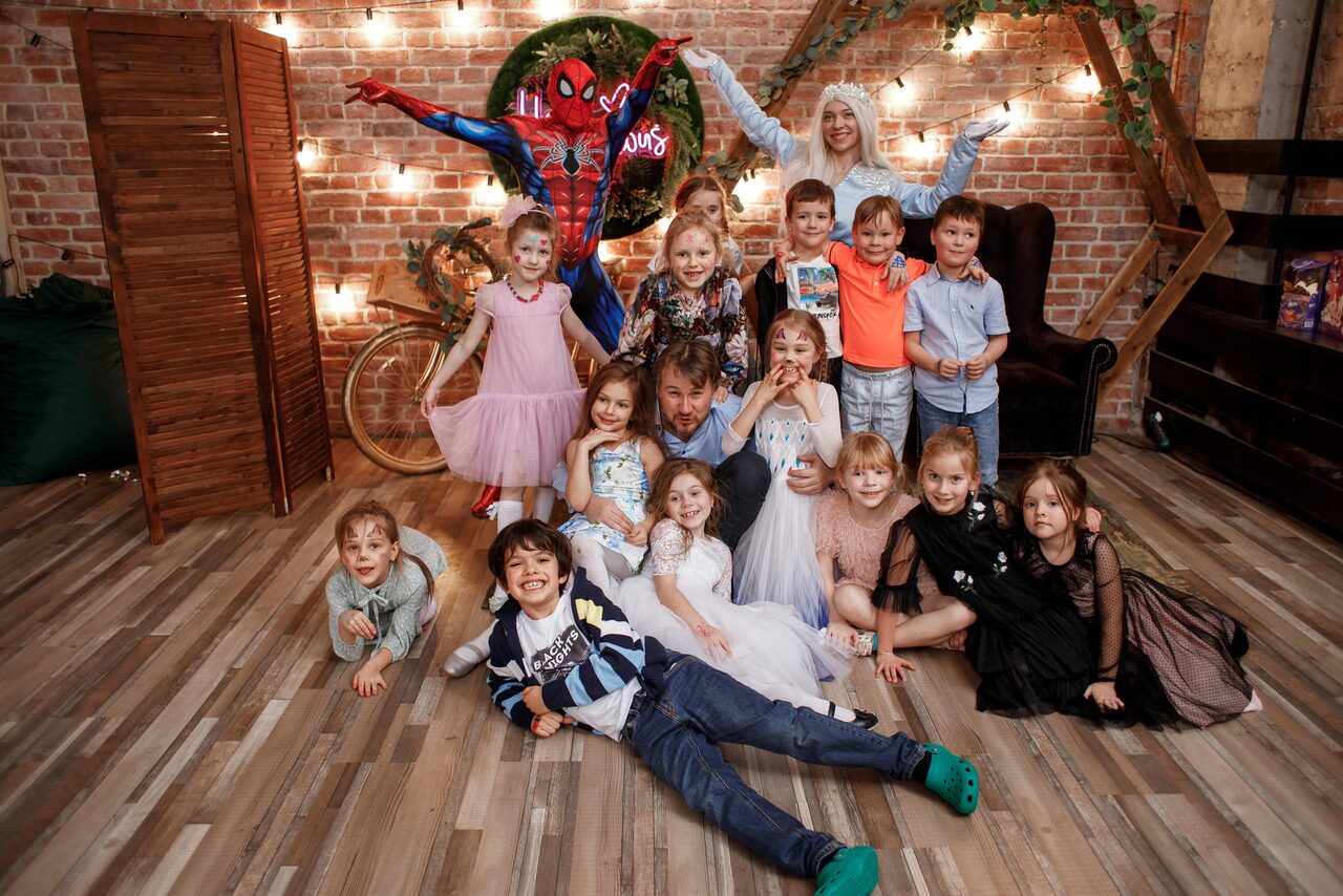 Арендовать Loft с винтажными окнами для детских дней рождений