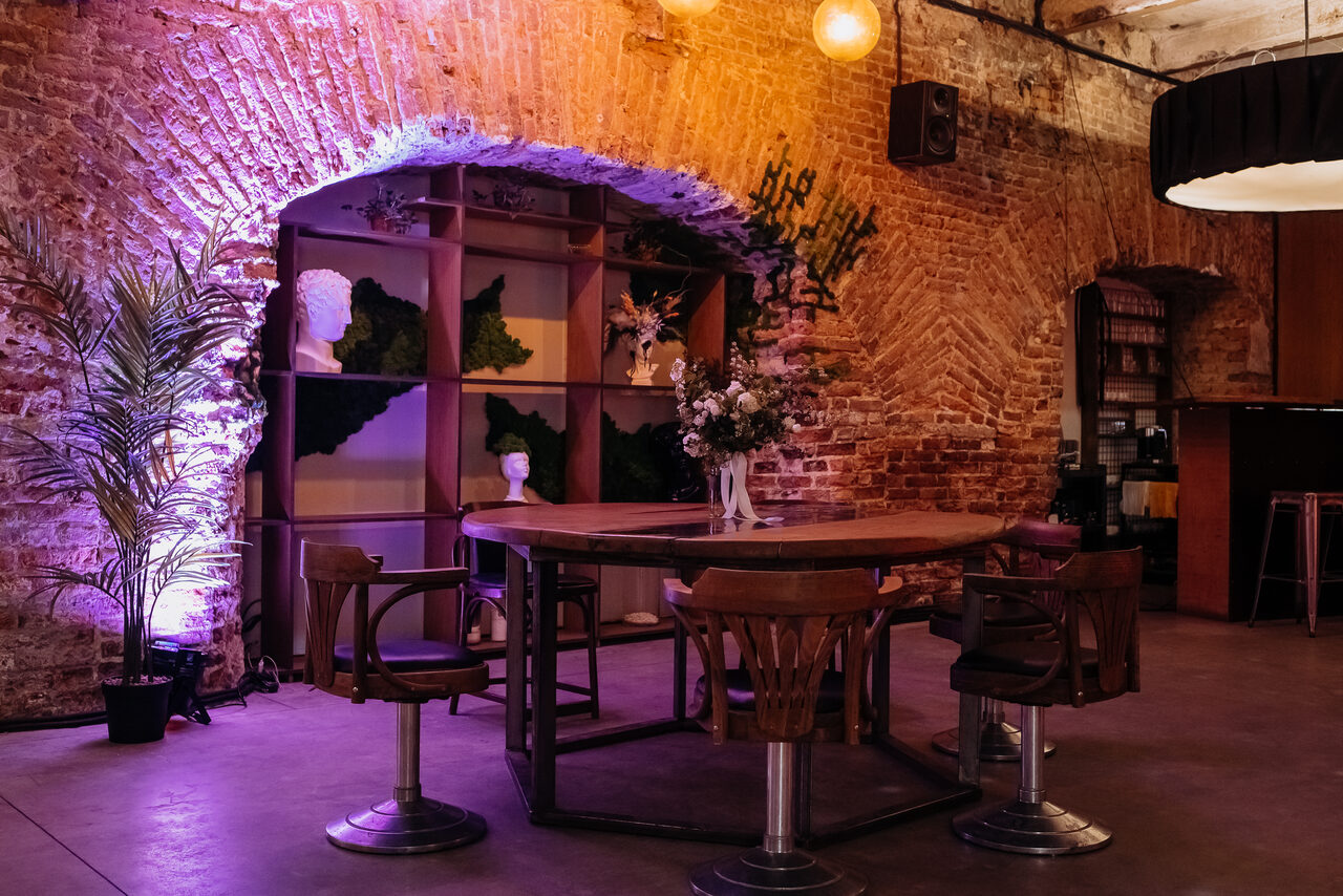 Арендовать БРУСНИЦЫН ЛОФТ. Большой лофт на берегу залива