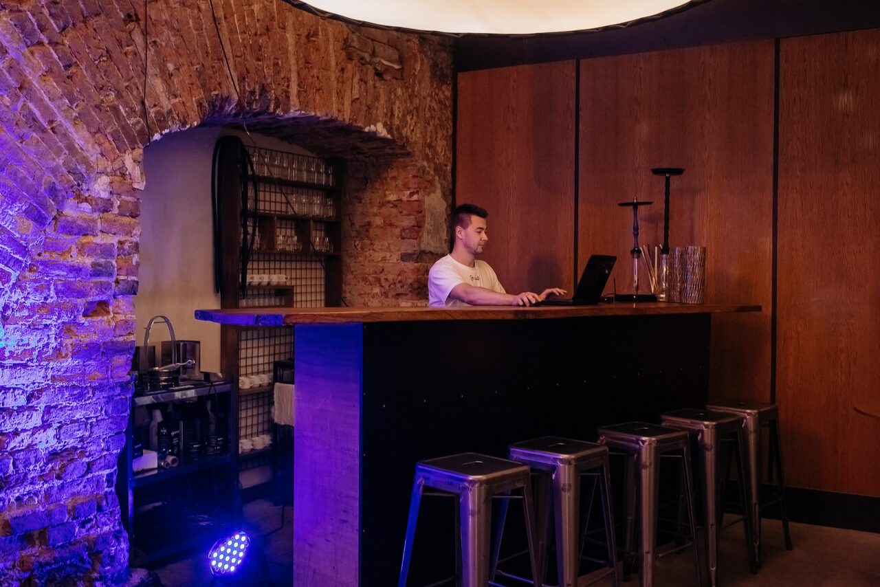 Арендовать БРУСНИЦЫН ЛОФТ. Большой лофт на берегу залива