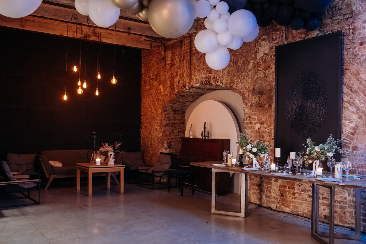 Арендовать БРУСНИЦЫН ЛОФТ. Большой лофт на берегу залива