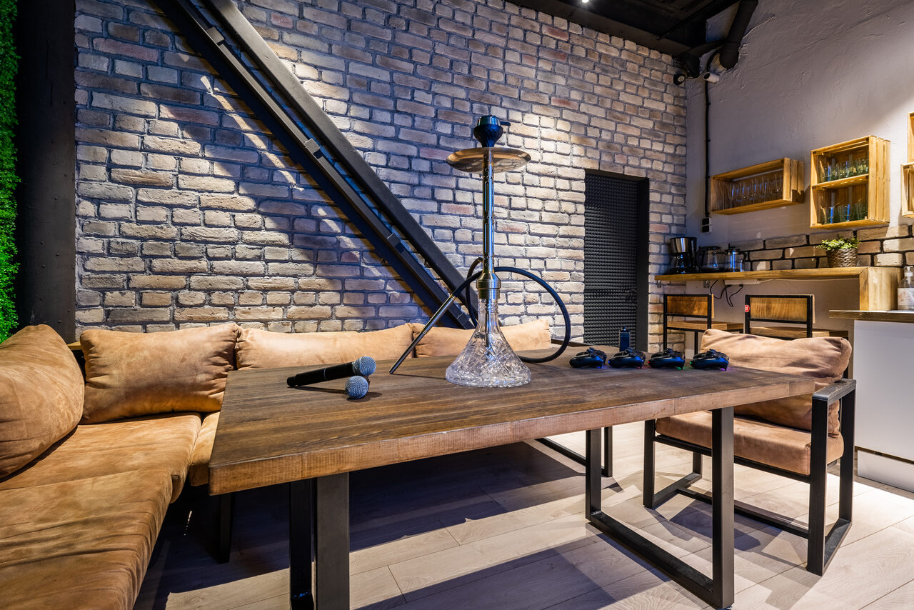 Арендовать VR Home Уютный лаундж-зал с караоке 