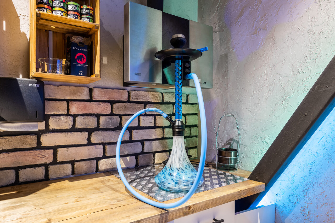 Арендовать VR Home Уютный лаундж-зал с караоке 