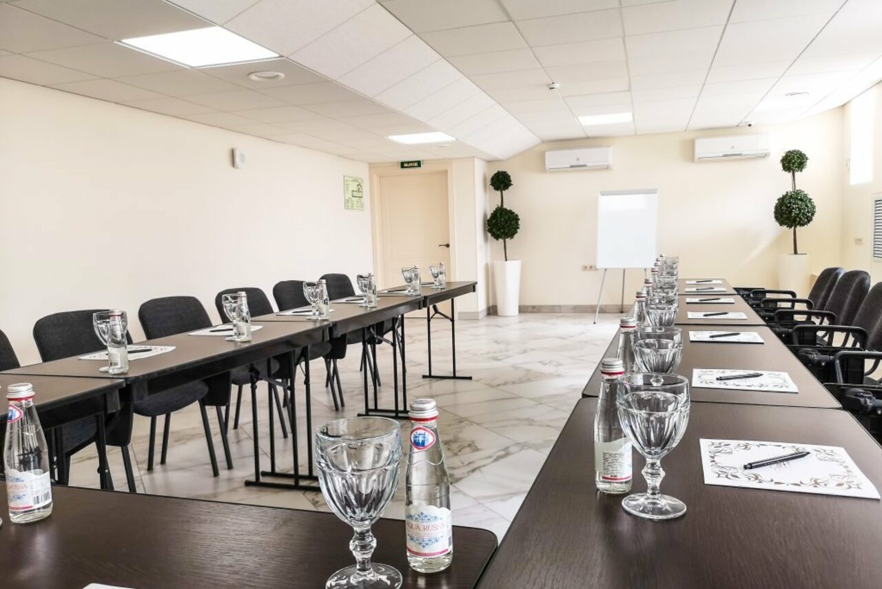 Арендовать Просторный конференц-зал