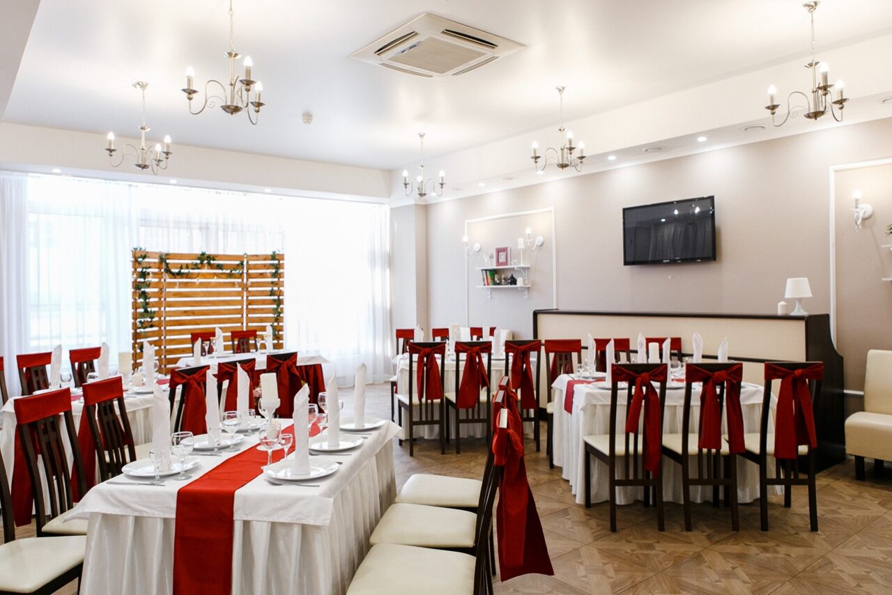 Арендовать ГОСТИНАЯ Банкетный зал