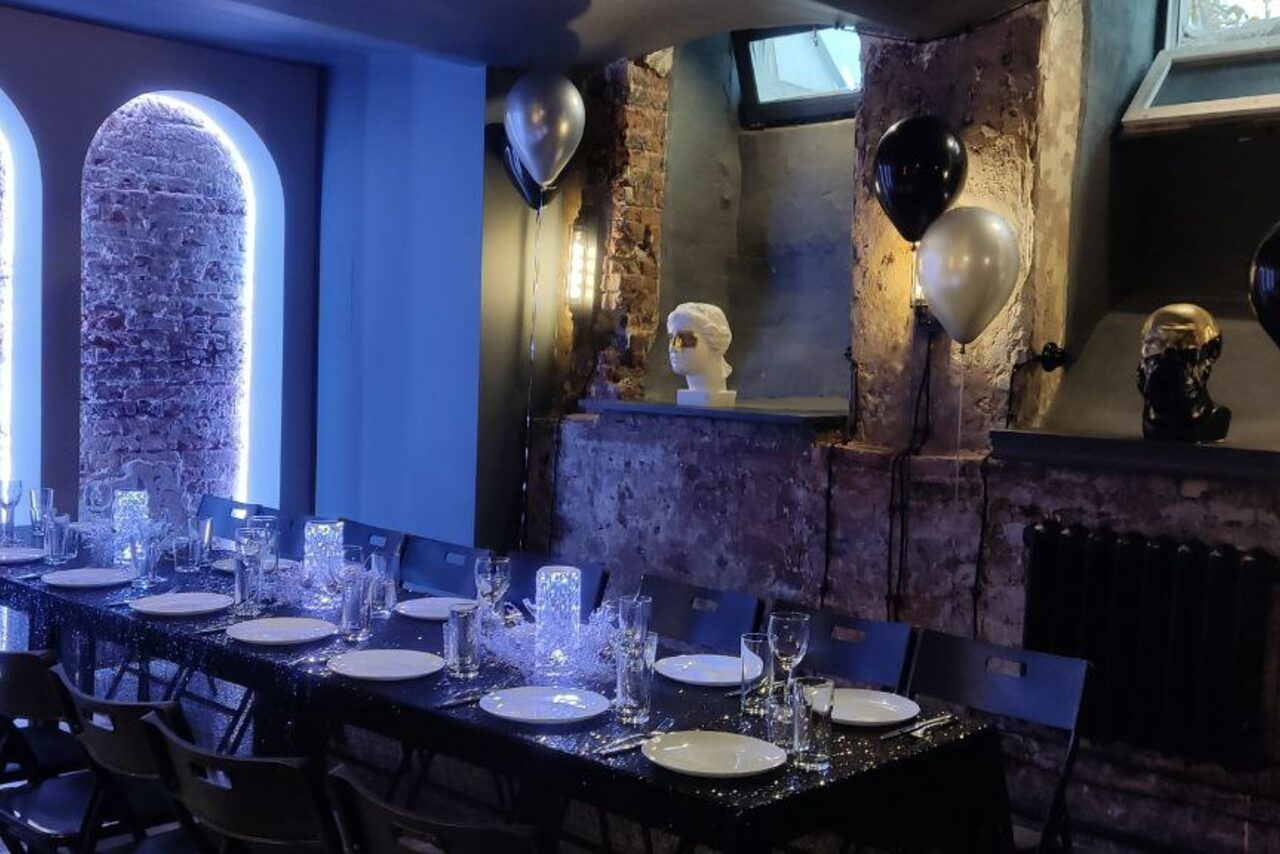 Арендовать Лофт-зал с грифельной стеной