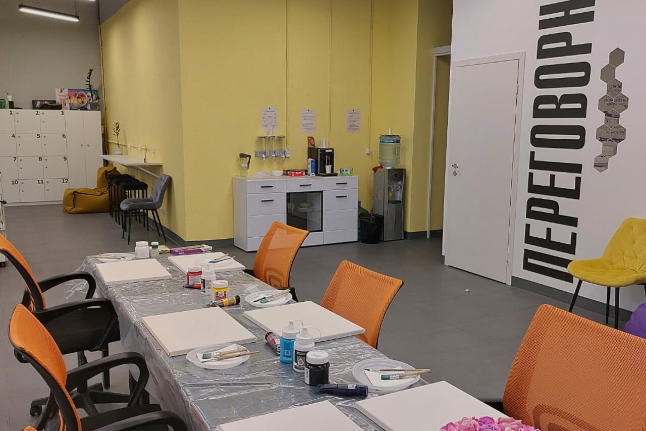 Арендовать Пространство с лаунж зоной