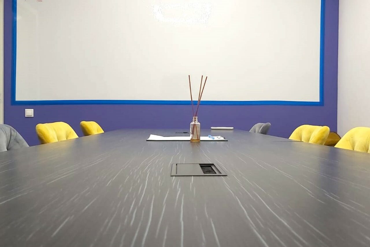 Арендовать Переговорная с маркерной доской