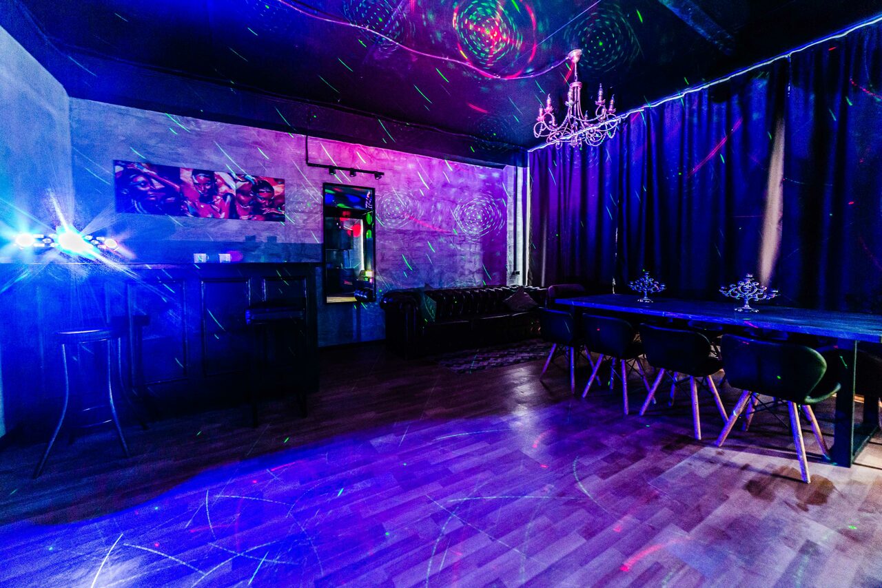 Арендовать Уютный лофт-зал