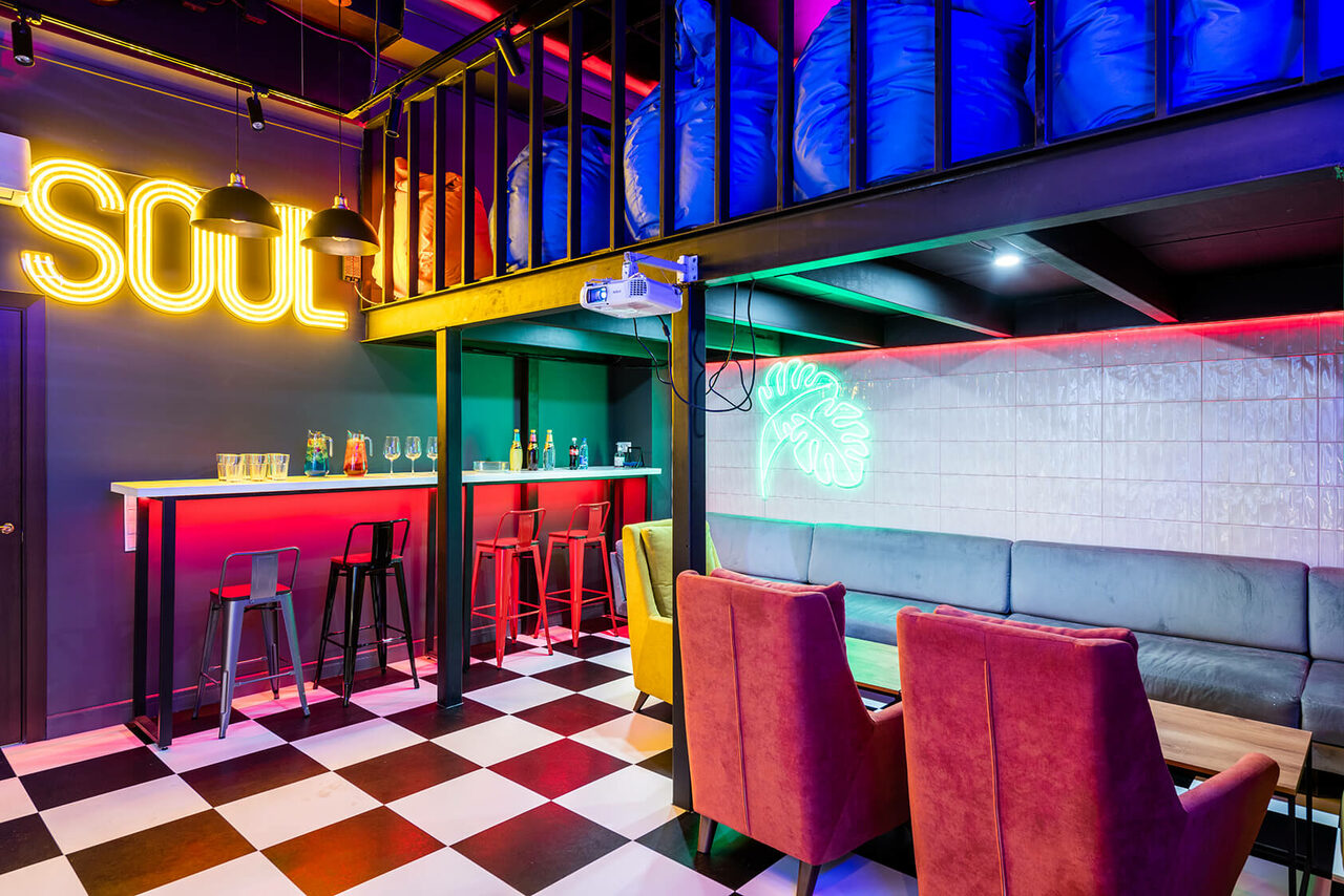 Арендовать Лофт в стиле диско с двумя этажами 