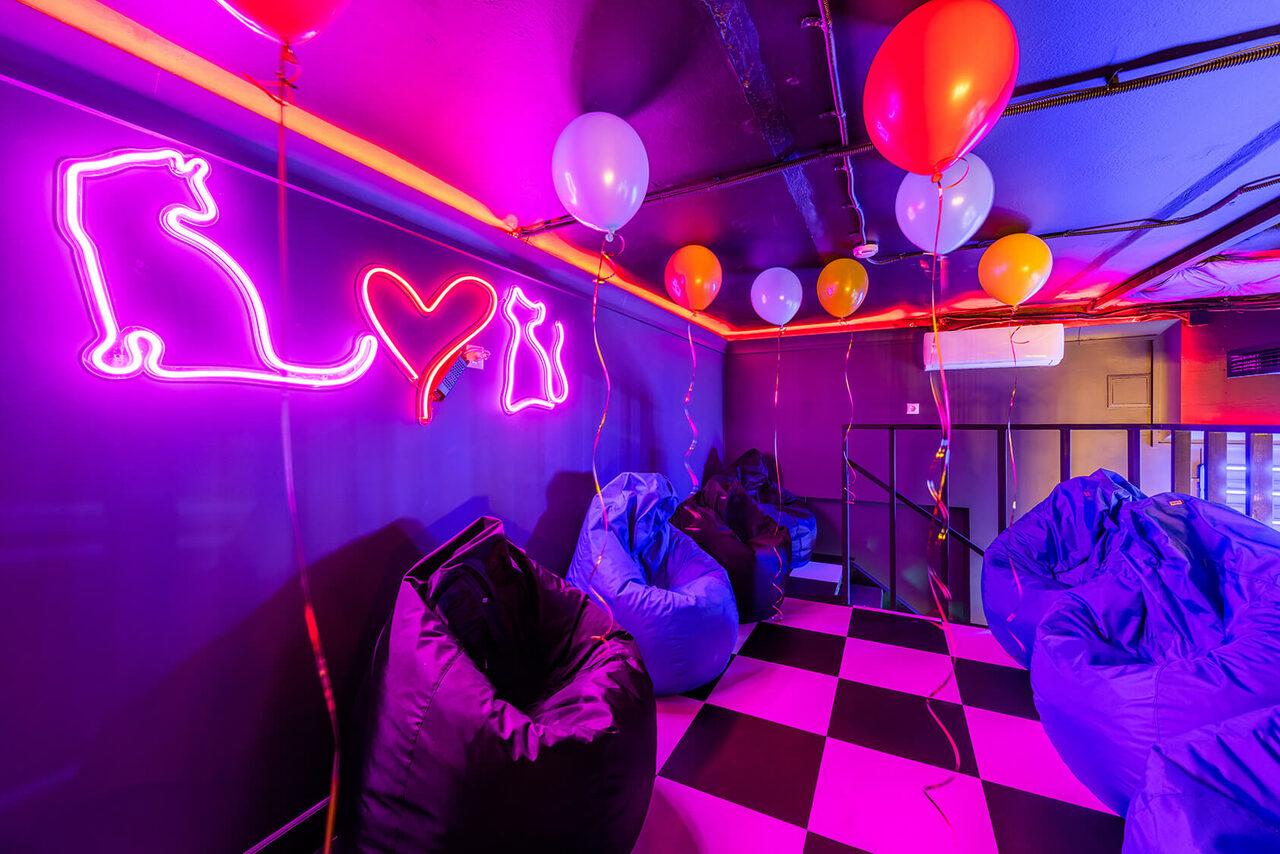 Арендовать Лофт в стиле диско с двумя этажами 