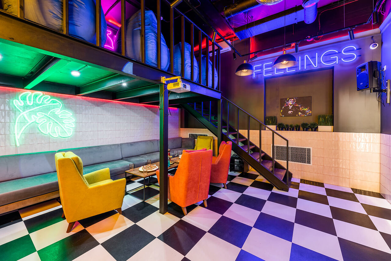 Арендовать Лофт в стиле диско с двумя этажами 