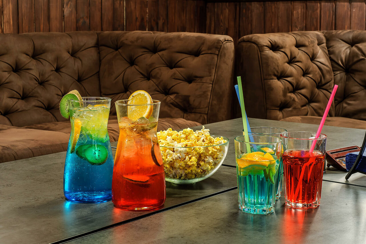 Арендовать Party Hard. Хард рок. Лофт-зал в стиле Рок-н-ролл