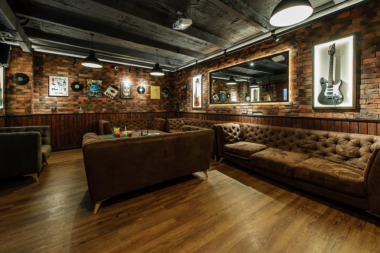 Арендовать Party Hard. Хард рок. Лофт-зал в стиле Рок-н-ролл