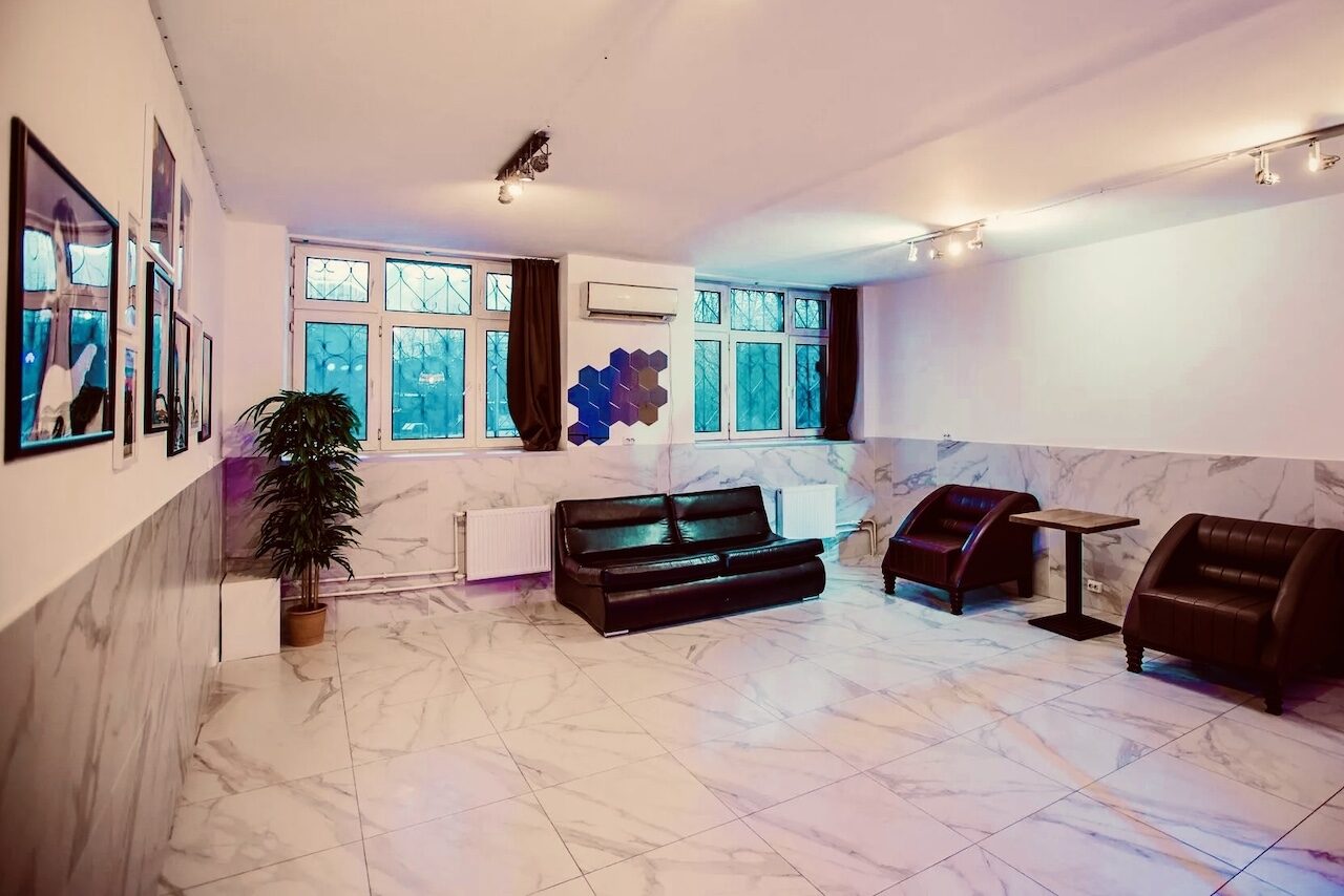 Арендовать Третье место 