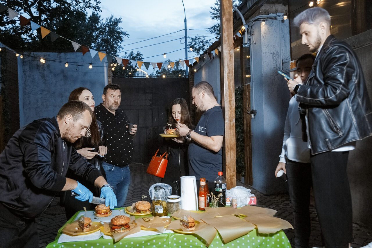 Арендовать Третье место 