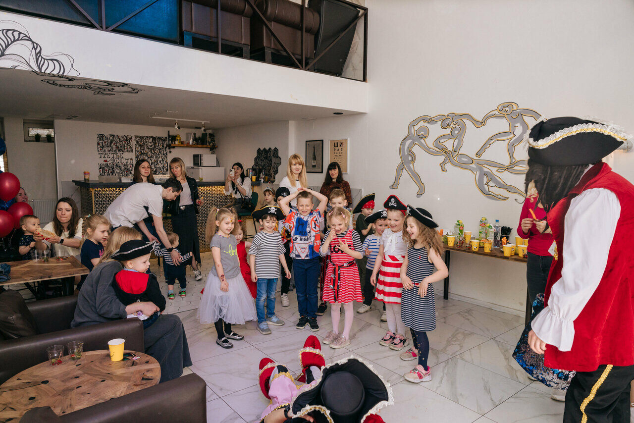 Арендовать Третье место 