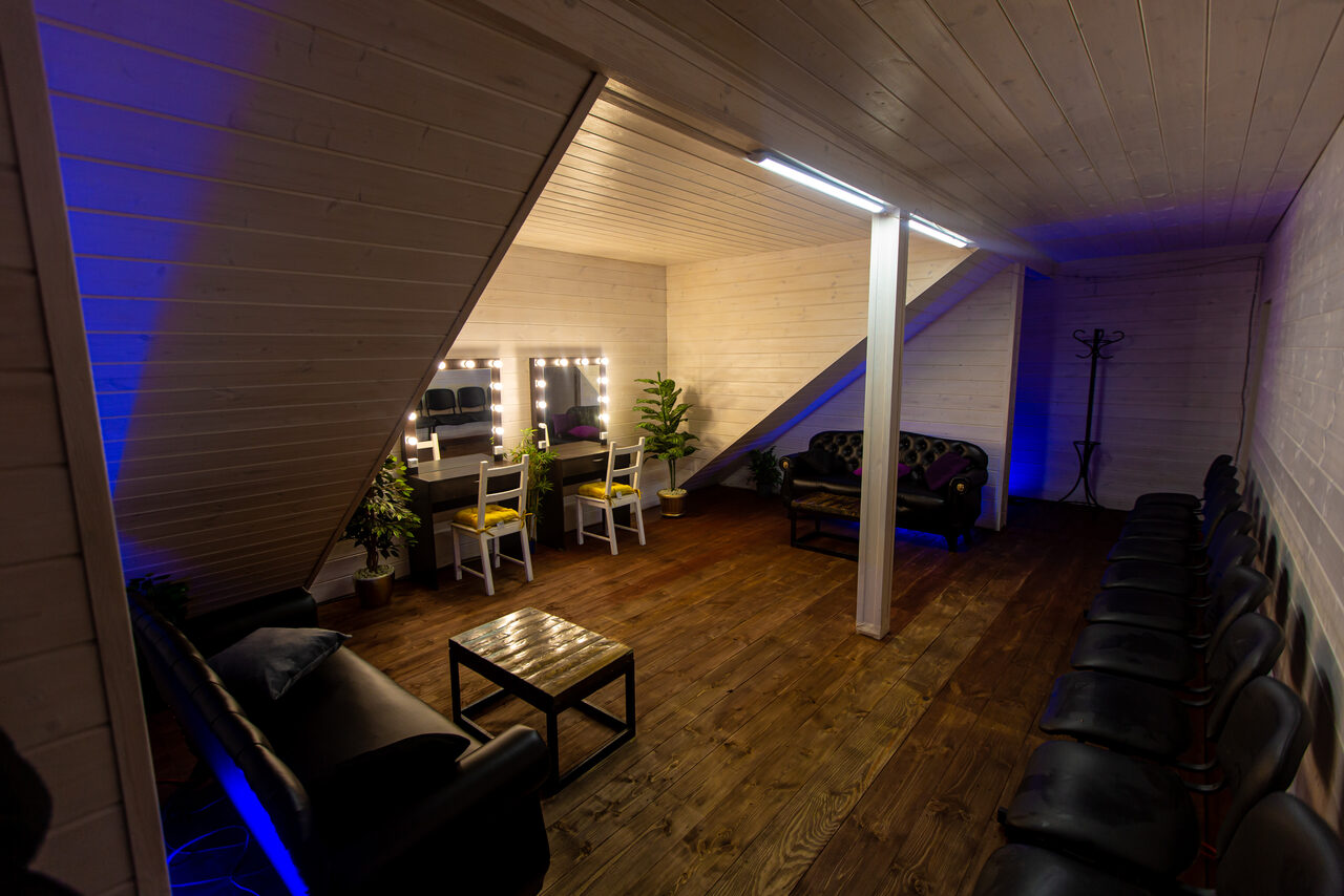 Арендовать Необычная веранда для летних мероприятий