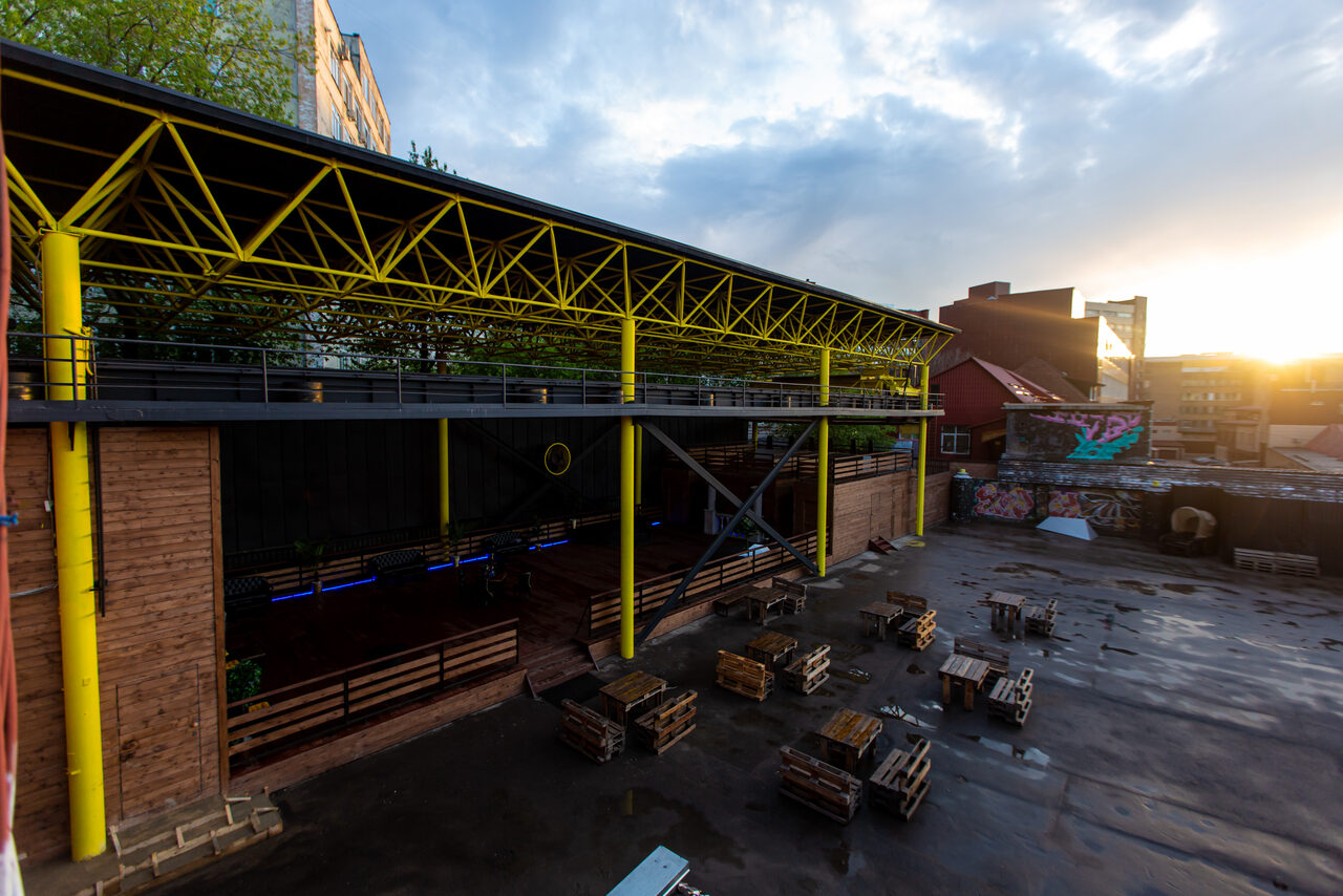 Арендовать Необычная веранда для летних мероприятий