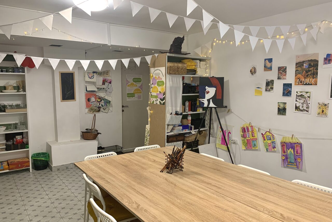 Арендовать Уютная студия для творческих встреч 