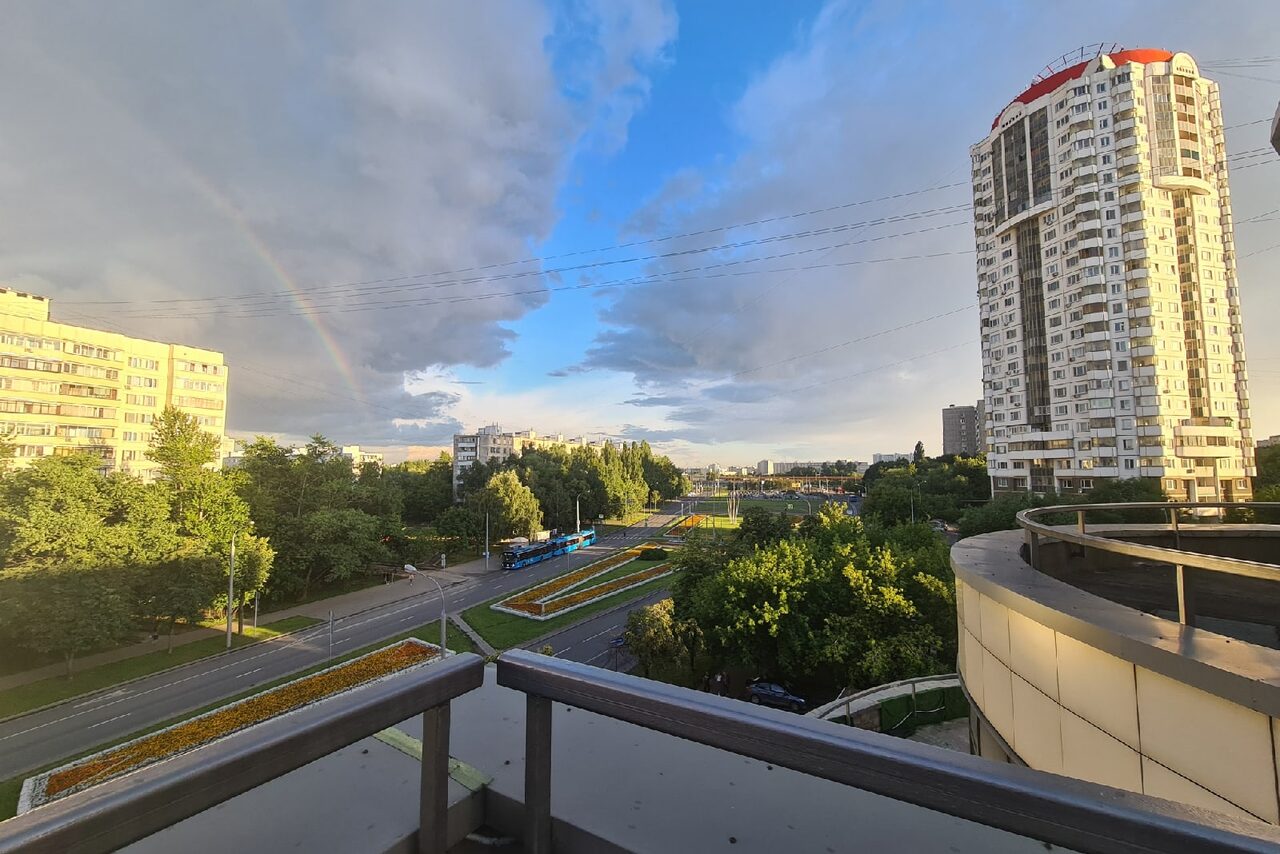 Арендовать Высота Лофт Панорамный лофт в строгих тонах