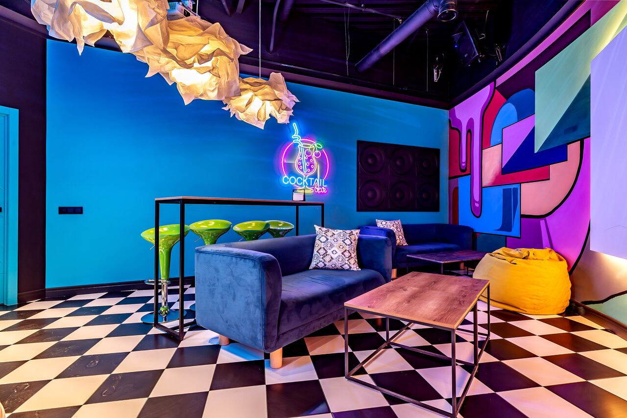 Арендовать Лофт-зал в ярких красках