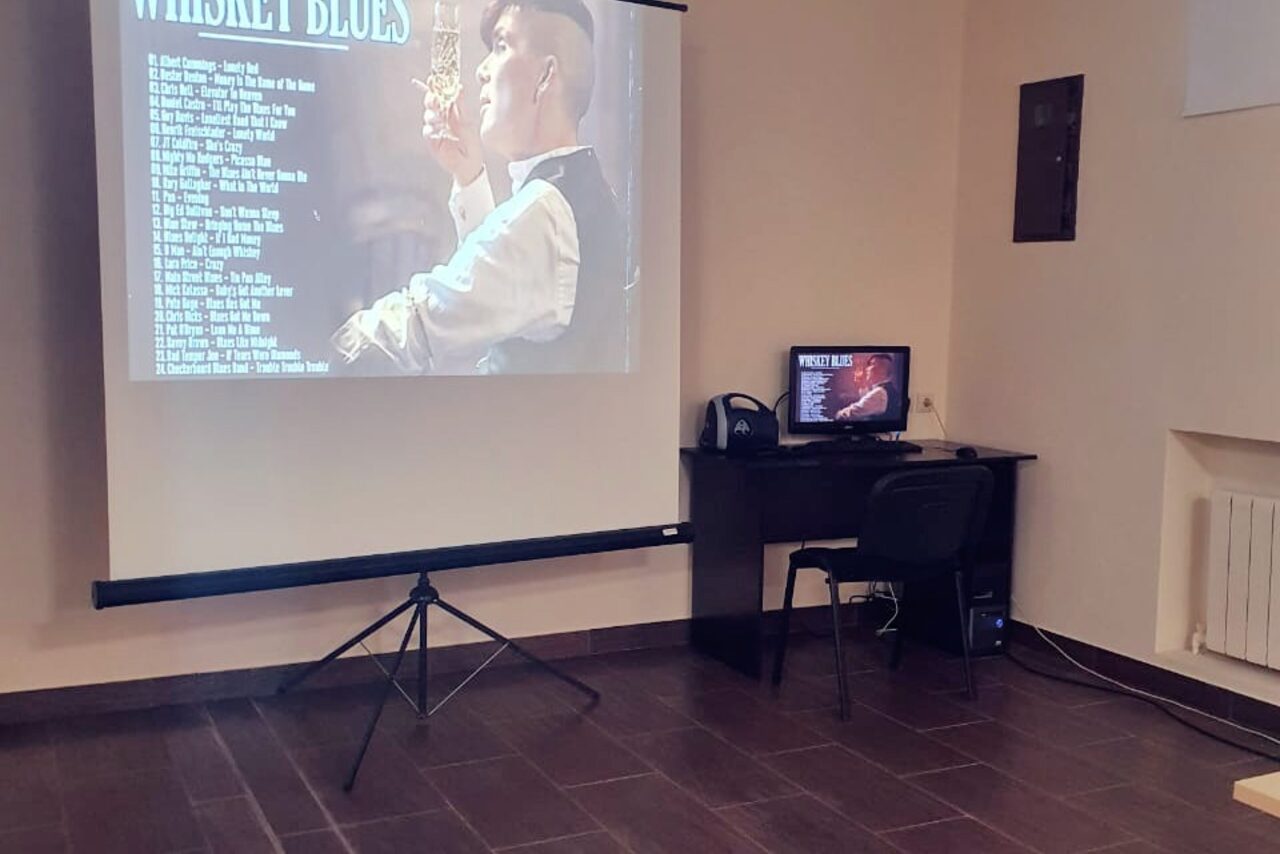 Арендовать Просторный конференц-зал