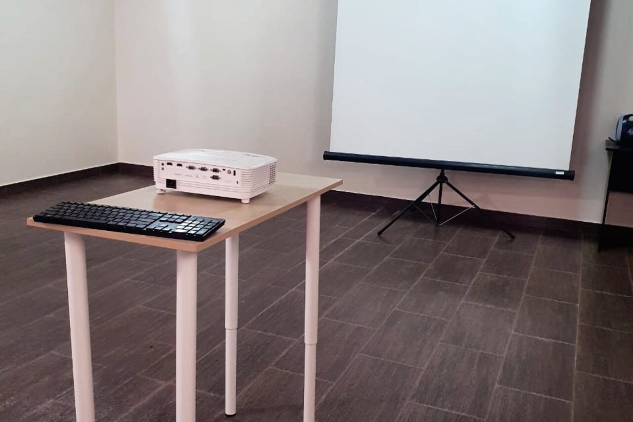 Арендовать Просторный конференц-зал