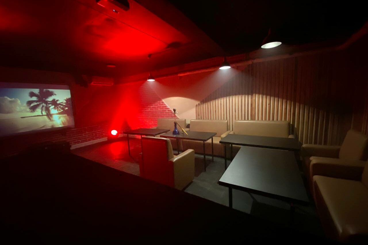 Арендовать Лофт-комната с проектором 