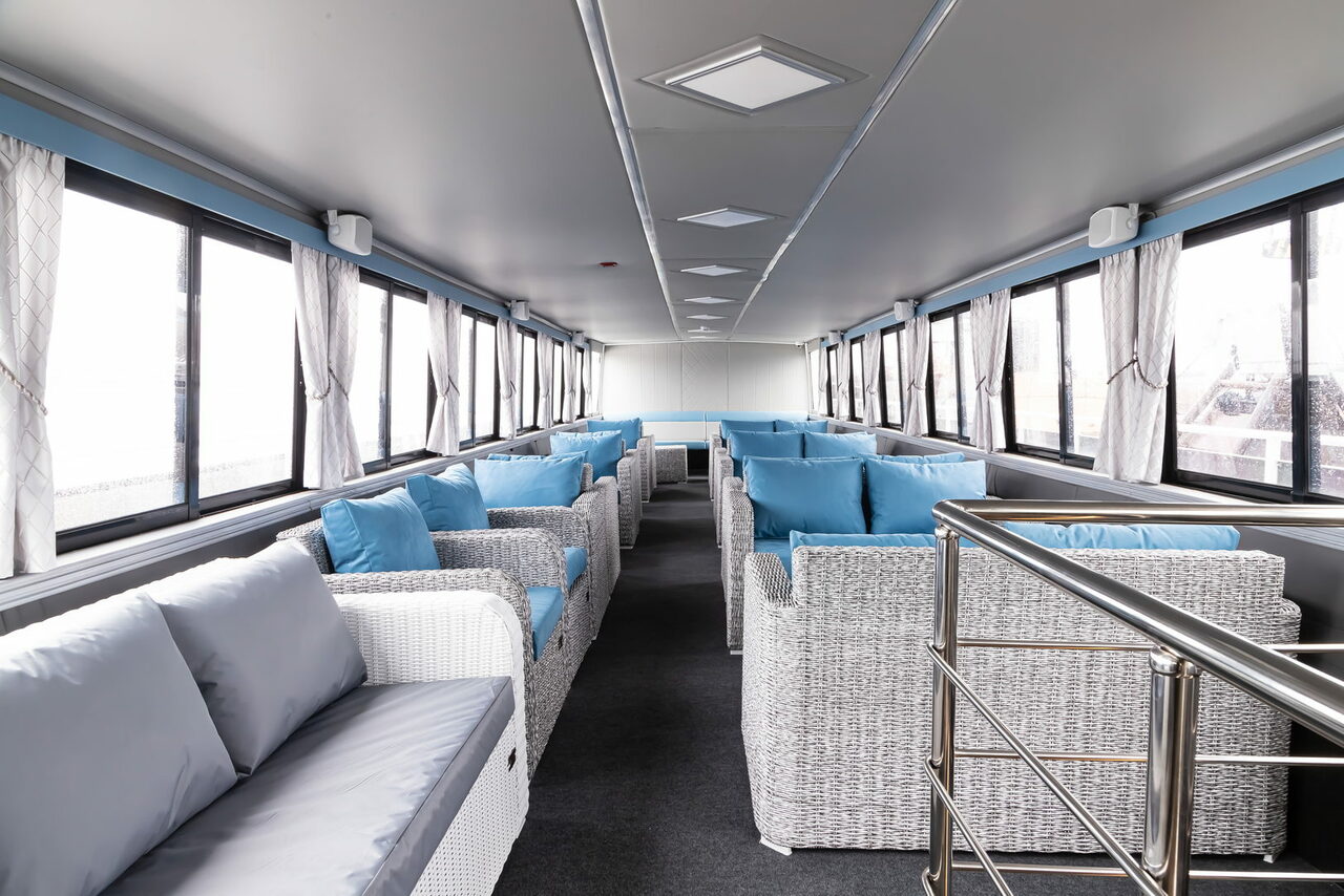 Арендовать Двухпалубный теплоход премиум класса