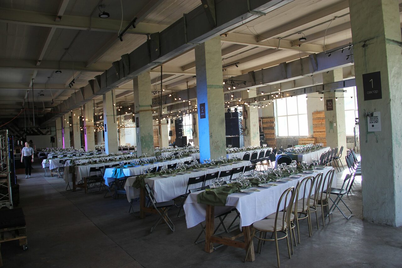 Арендовать Большое пространство из нескольких залов в Черноисточинске