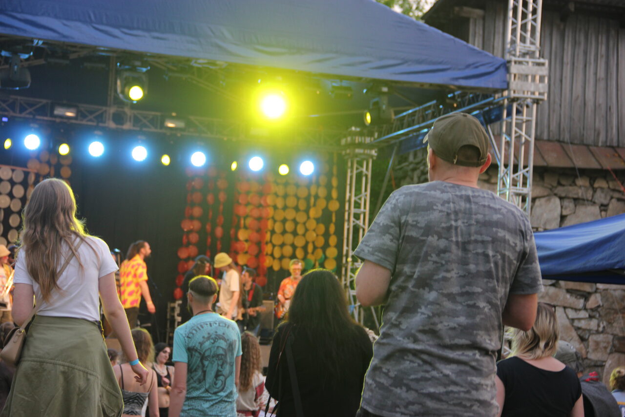 Арендовать Большое пространство из нескольких залов в Черноисточинске