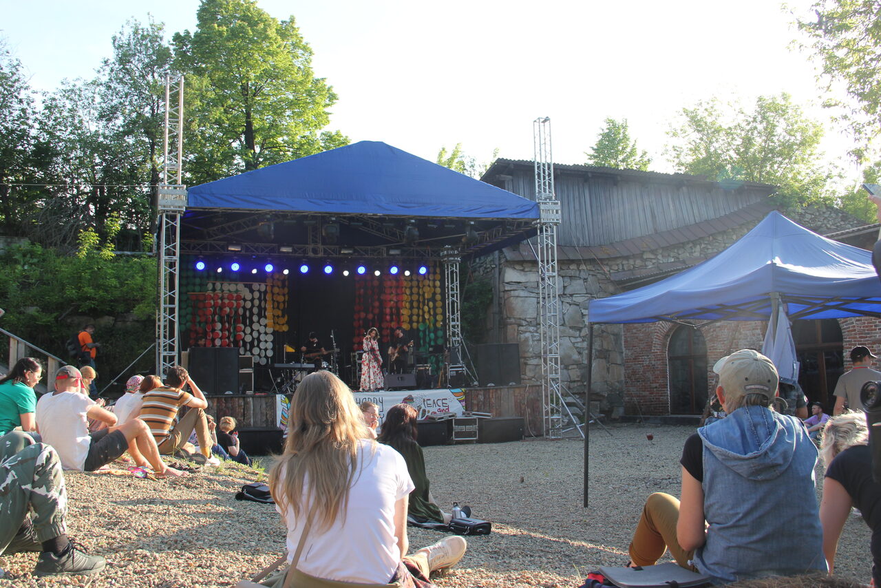 Арендовать Большое пространство из нескольких залов в Черноисточинске