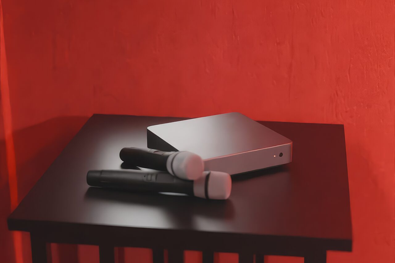 Арендовать ИглуБар. Bad girl. Тёмный лофт-зал в красных оттенках 