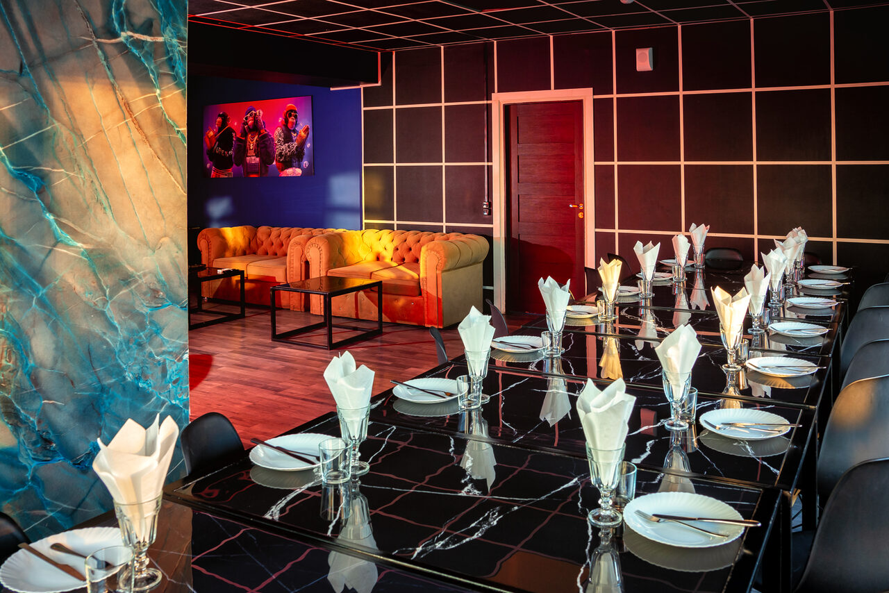 Арендовать ИглуБар. ТехноБар. Просторный лофт с дизайнерской отделкой 