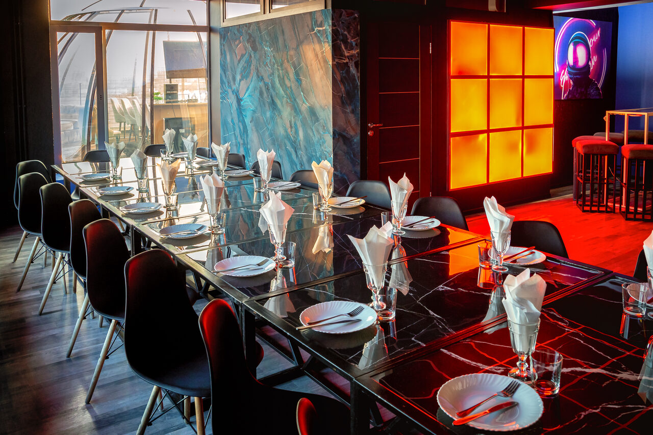 Арендовать ИглуБар. ТехноБар. Просторный лофт с дизайнерской отделкой 