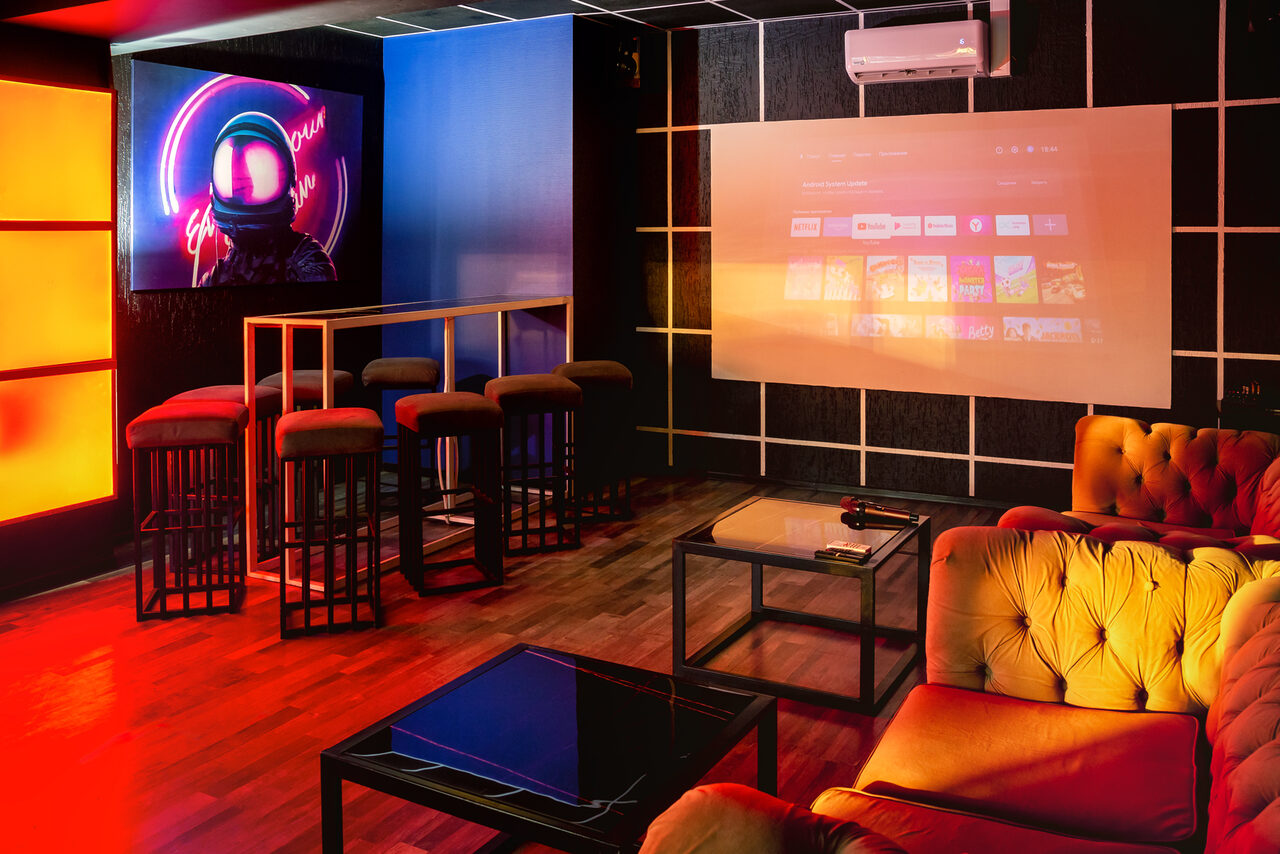 Арендовать ИглуБар. ТехноБар. Просторный лофт с дизайнерской отделкой 