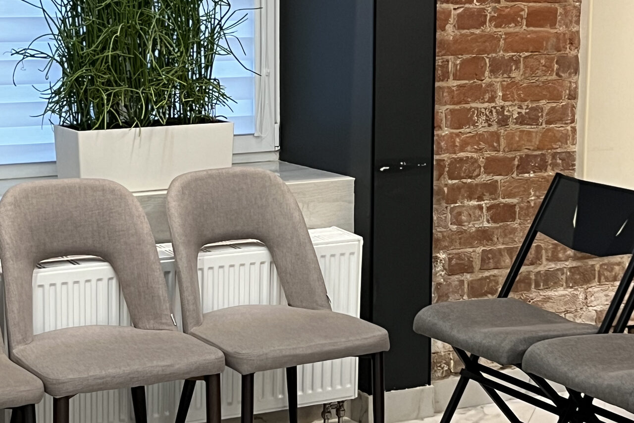 Арендовать Небольшой конференц-зал на 20 человек 