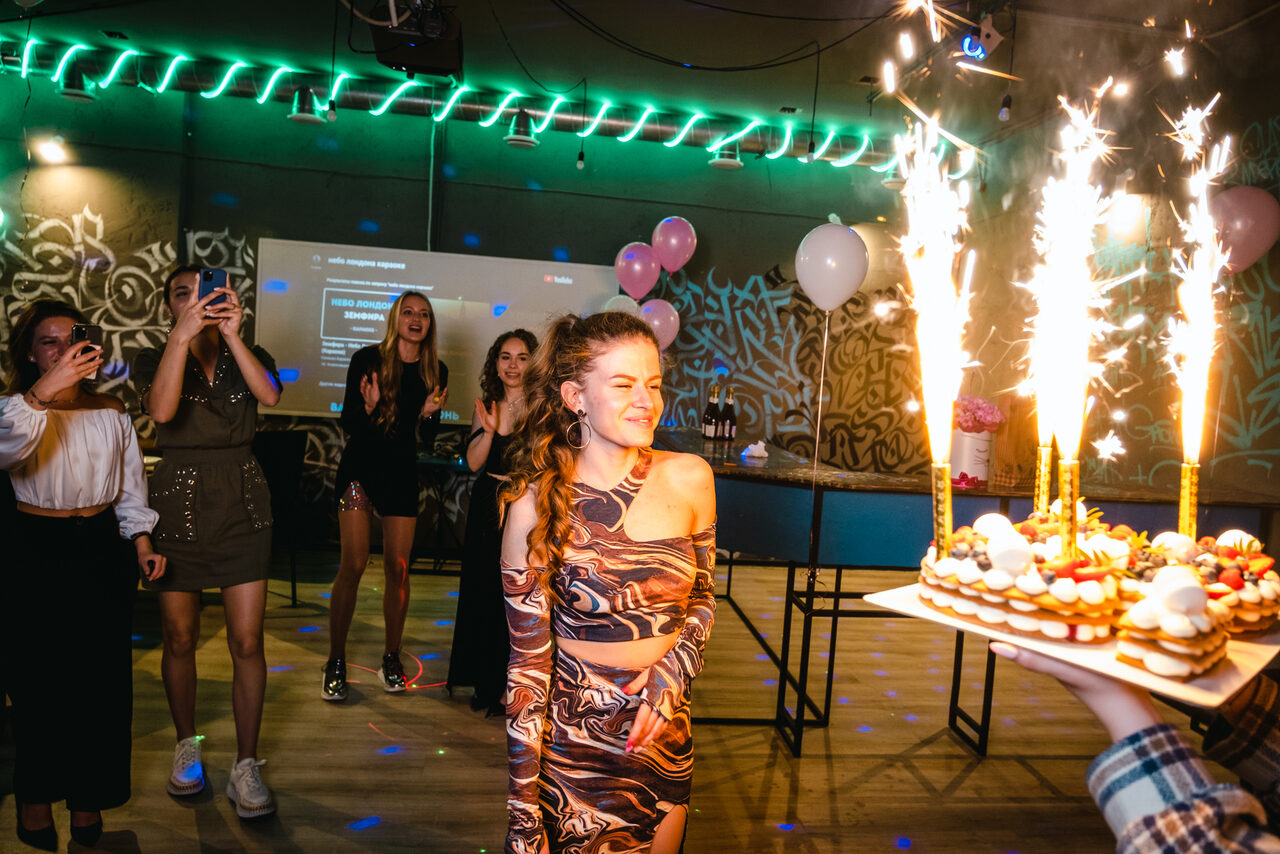 Арендовать Лофт-центр Б69. Зал Конференция с верандой на крыше