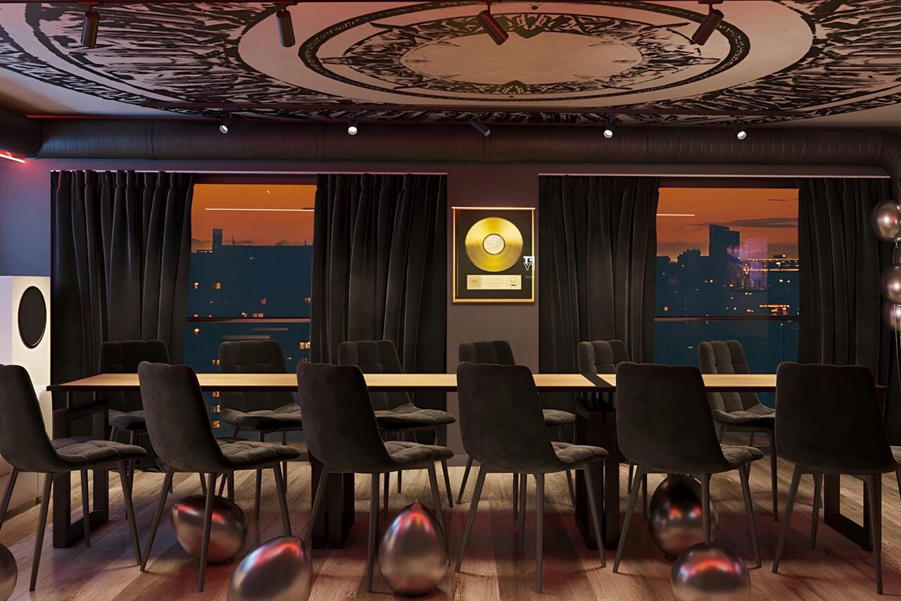 Арендовать Концептуальный лофт-зал с выходом на веранду