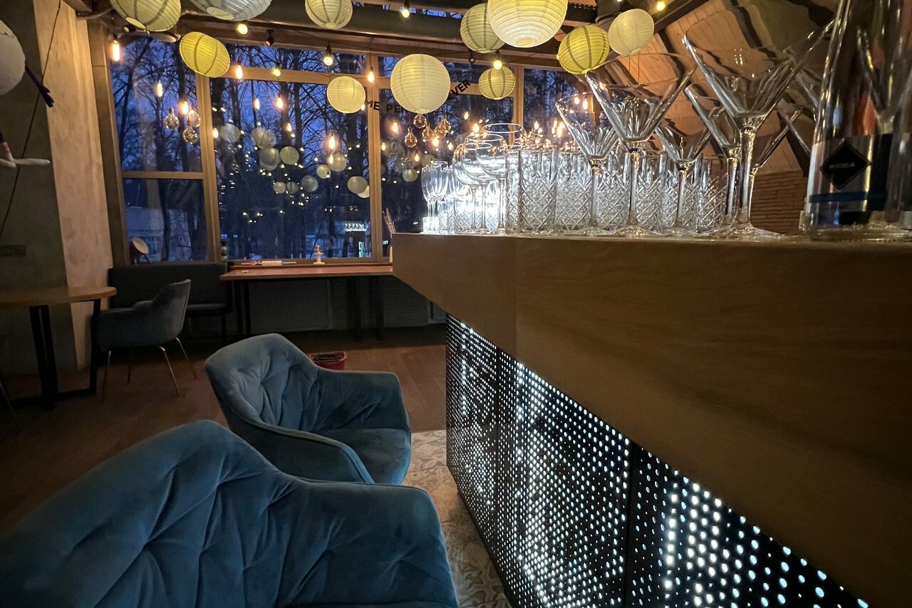 Арендовать B&b Bradu Bar Уютный бар с кухней в Сокольниках