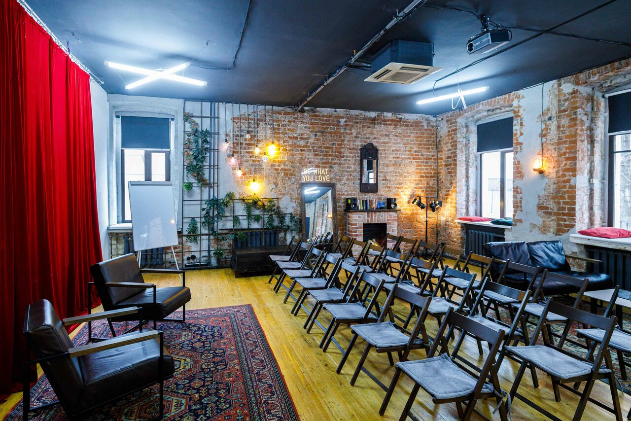 Арендовать Citrus Hall. Grapefruit в старинном особняке для тренингов